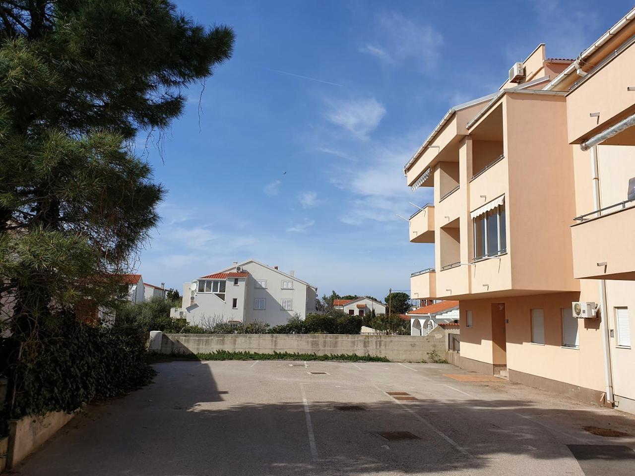 Apartment Valamar Novalja Exterior photo